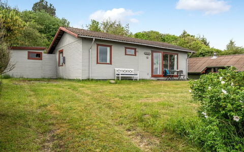 Elpida - 100M from the Sea: Tag, Hus, Hjem, Sommerhus, Sidespor, Estate, Indkørsel, Garden Bygninger, Gård, Skur