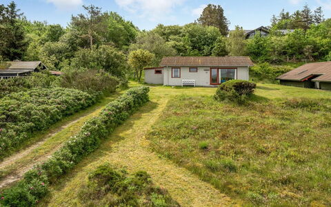 Elpida - 100M from the Sea: Tag, Hus, Hjem, Sommerhus, Sidespor, Estate, Indkørsel, Garden Bygninger, Gård, Skur
