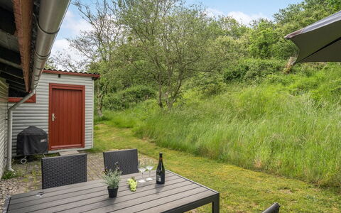 Elpida - 100M from the Sea: Tag, Hus, Hjem, Sommerhus, Sidespor, Estate, Indkørsel, Garden Bygninger, Gård, Skur