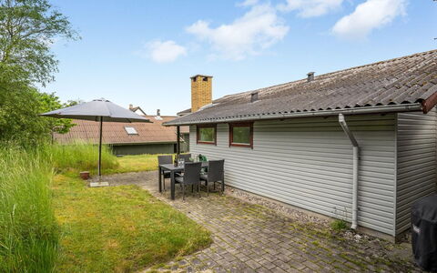 Elpida - 100M from the Sea: Tag, Hus, Hjem, Sommerhus, Sidespor, Estate, Indkørsel, Garden Bygninger, Gård, Skur