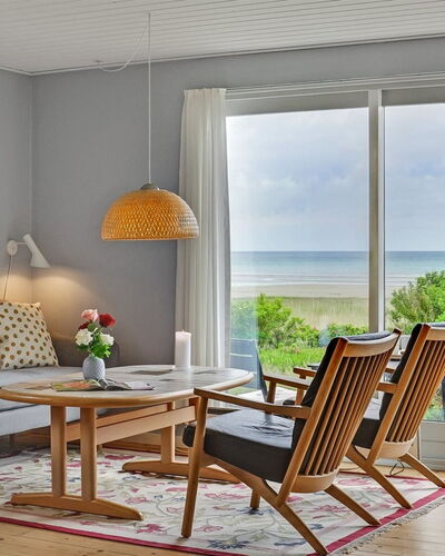 Elpida - 100M from the Sea