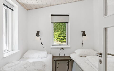 Self - 400M to the Fjord: Væg, Træ, Soveværelse, Seng, Loft, Indretning, Etage, Sengetøj, Sengetøj, Bed Frame