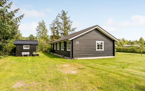 Christina - 300M to the Fjord: Hus, Tag, Hjem, Sommerhus, Skur, Garden Bygninger, Sidespor, Gård, Bjælkehytte, Hytte