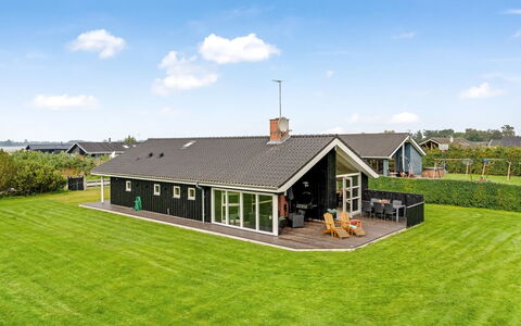 Femke - 250M to the Fjord: Træ, Hjem, Veranda, Dæk, Hårdttræ, Tag, Bejdse, Trægulve, Eco Hotel