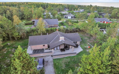 Ehlin - 150M from the Sea