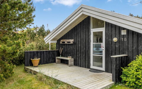 Alexi - 150M from the Sea: Sommerhus, Skur, Hytte, Stuehus, Prærie, Hytte, Lade, Bjælkehytte, Garden Bygninger