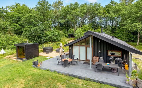 Thorine - 750M from the Sea: Træ, Hjem, Veranda, Dæk, Hårdttræ, Tag, Bejdse, Trægulve, Eco Hotel