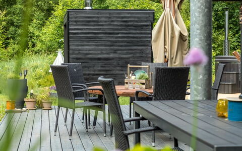 Thorine - 750M from the Sea: Træ, Hjem, Veranda, Dæk, Hårdttræ, Tag, Bejdse, Trægulve, Eco Hotel
