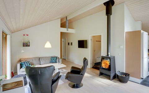 Thorine - 750M from the Sea: Træ, Hjem, Veranda, Dæk, Hårdttræ, Tag, Bejdse, Trægulve, Eco Hotel