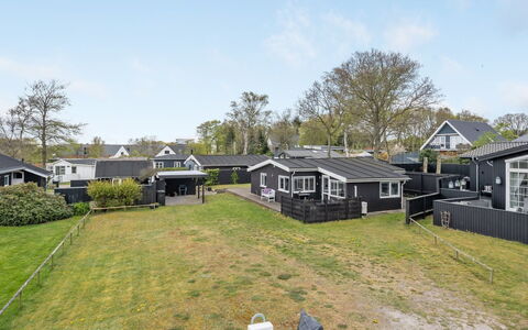 Aarto - 250M from the Sea: Tag, Hus, Hjem, Sommerhus, Sidespor, Estate, Indkørsel, Garden Bygninger, Gård, Skur