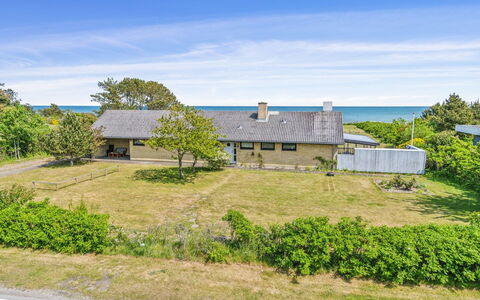 Kalist - 50M from the Sea: Tag, Hus, Hjem, Sommerhus, Sidespor, Estate, Indkørsel, Garden Bygninger, Gård, Skur