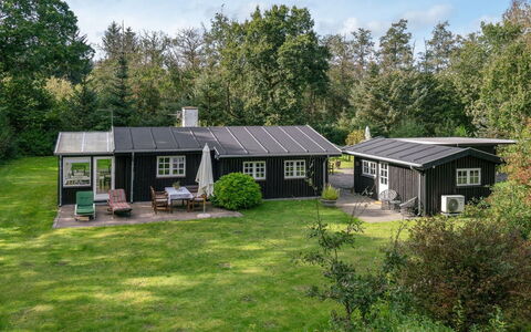 Arnborg - 2Km from the Sea: Arkitektur, Tag, Hjem, Kompositmateriale, Dagslys, Sidespor, Indkørsel