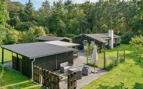 Arnborg - 2Km from the Sea: Arkitektur, Tag, Hjem, Kompositmateriale, Dagslys, Sidespor, Indkørsel