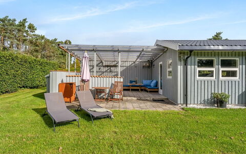 Kjartan - 1.2Km from the Sea: Have, Sommerhus, Sidespor, Skygge, Garden Bygninger, Skur, Backyard, Gård, Lawn, Dæk
