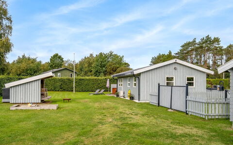 Kjartan - 1.2Km from the Sea: Hus, Hjem, Tag, Boligområde, Land Lot, Lawn, Have, Bunddække, Sommerhus, Sidespor