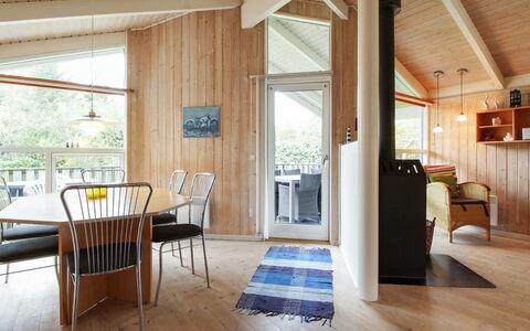 Danika - 800M from the Sea: Tag, Hus, Land Lot, Hjem, Sommerhus, Estate, Garden Bygninger, Skygge, Bjælkehytte, Landscaping