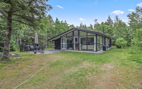 Chrissie - 150M from the Sea: Tag, Hus, Hjem, Sommerhus, Sidespor, Estate, Indkørsel, Garden Bygninger, Gård, Skur