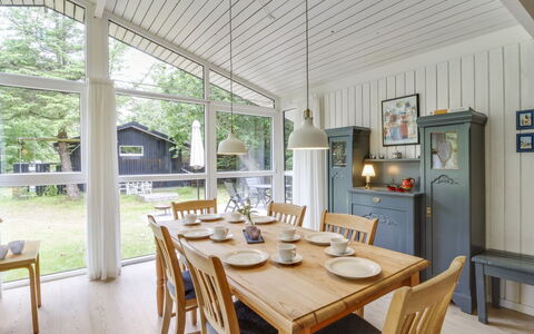 Chrissie - 150M from the Sea: Tag, Hus, Hjem, Sommerhus, Sidespor, Estate, Indkørsel, Garden Bygninger, Gård, Skur