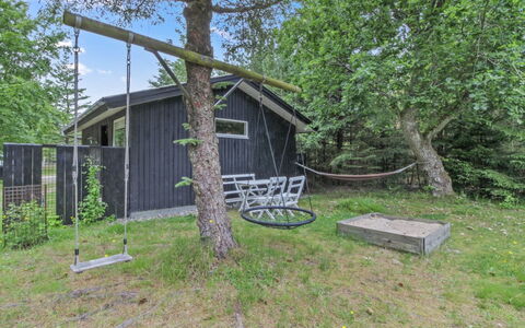 Chrissie - 150M from the Sea: Tag, Hus, Hjem, Sommerhus, Sidespor, Estate, Indkørsel, Garden Bygninger, Gård, Skur