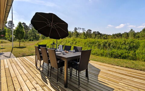 Veiko - 1.2Km from the Sea: Træ, Hjem, Veranda, Dæk, Hårdttræ, Tag, Bejdse, Trægulve, Eco Hotel