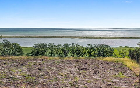 Mea - from the Sea: Himmel, Blå, Horisont, Naturlige Landskab, Økoregion, Græs-, Almindeligt, Plantesamfund, Land Lot, Coastal Og Oceaniske Landskabsformer