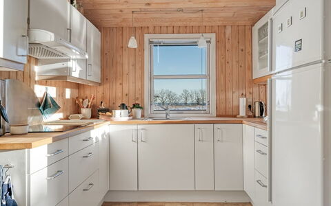 Mea - from the Sea: Køkken Apparat, Køkken, Gulvbelægning, Større Bandage, Træ, Countertop, Indretning, Loft, Cabinetry, Etage