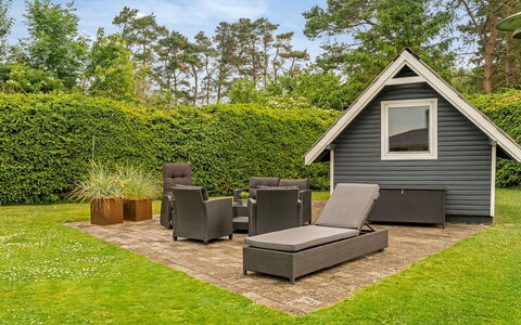 Sissa - 1.5Km from the Sea: Hjem, Sommerhus, Tag, Land Lot, Sidespor, Lawn, Have, Garden Bygninger, Landscaping, Hårdttræ