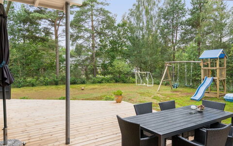 Ove - 500M from the Sea: Tag, Hus, Hjem, Sommerhus, Sidespor, Estate, Indkørsel, Garden Bygninger, Gård, Skur