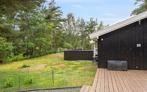 Ove - 500M from the Sea: Tag, Hus, Hjem, Sommerhus, Sidespor, Estate, Indkørsel, Garden Bygninger, Gård, Skur