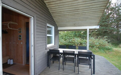 Jaakob - 4Km from the Sea: Træ, Gulvbelægning, Etage, Møbel, Loft, Trægulve, Hårdttræ, Veranda, Hjem, Dør