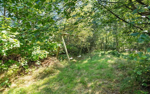 Jussi - 3.5Km from the Sea: Boligområde, Tag, Forstad, Indkørsel, Estate, Skorsten