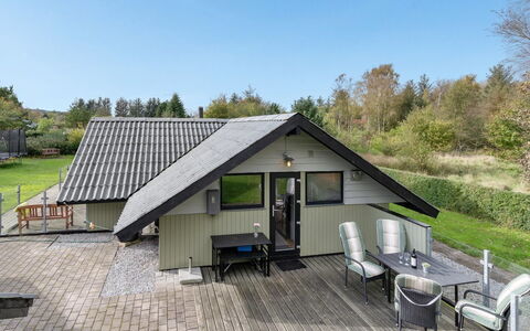 Tenho - 4.4Km from the Sea: Boligområde, Tag, Forstad, Indkørsel, Estate, Skorsten