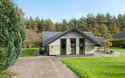 Tenho - 4.4Km from the Sea: Boligområde, Tag, Forstad, Indkørsel, Estate, Skorsten