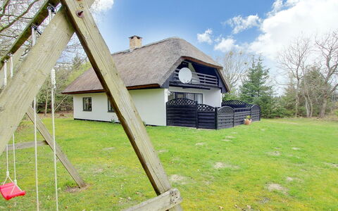 Rigitte - 1.5Km from the Sea: Græs, Busk, Hus, Have, Hjem, Sommerhus, Land Lot, Lawn, Bunddække