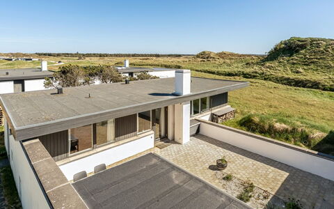 Ingomar - 300M from the Sea: Arkitektur, Tag, Hjem, Kompositmateriale, Dagslys, Sidespor, Indkørsel