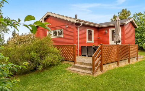 Yanne - 400M from the Sea: Tag, Hus, Hjem, Sommerhus, Dør, Sidespor, Dæk, Veranda, Planke, Hårdttræ