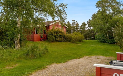 Yanne - 400M from the Sea: Tag, Hus, Hjem, Sommerhus, Dør, Sidespor, Dæk, Veranda, Planke, Hårdttræ