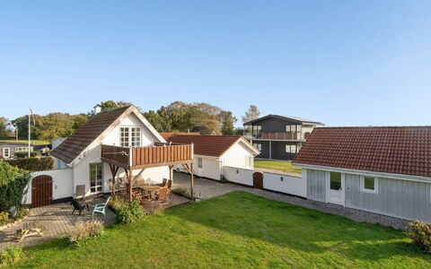 Hethin - 100M from the Sea: Hus, Sommerhus, Tag, Garden Bygninger, Skygge, Skur, Backyard, Udendørs Møbler, Gård, Lawn