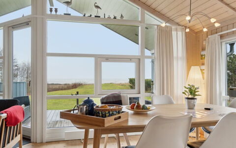 Hane - 150M from the Sea: Arkitektur, Tag, Hjem, Kompositmateriale, Dagslys, Sidespor, Indkørsel
