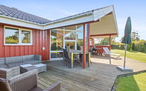 Simjanka - 600M from the Sea: Tag, Hus, Hjem, Sommerhus, Sidespor, Estate, Indkørsel, Garden Bygninger, Gård, Skur