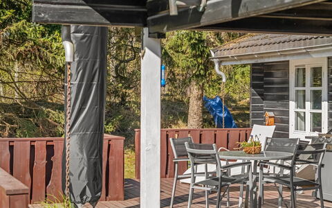 Uuno - 1.2Km from the Sea: Træ, Hjem, Veranda, Dæk, Hårdttræ, Tag, Bejdse, Trægulve, Eco Hotel