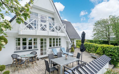 Tamer - 500M to the Fjord: Hjem, Tag, Hus, Estate, Sommerhus, Sidespor, Skydevindue, Skygge, Design, Altan