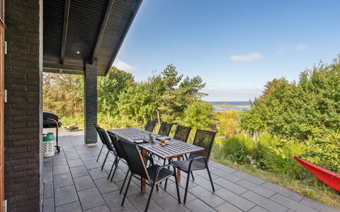Andri - 600M to the Fjord: Træ, Tag, Arkitektur, Hjem, Hus, Sommerhus, Sidespor, Hårdttræ, Hældning, Estate
