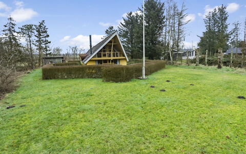 Tally - 800M to the Fjord: Blå, Busk, Sommerhus, Bunddække, Have, Estate, Skygge, Landscaping, Stuehus, Eco Hotel