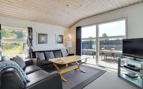 Ordan - 800M from the Sea: Tag, Hus, Land Lot, Hjem, Sommerhus, Estate, Garden Bygninger, Skygge, Bjælkehytte, Landscaping