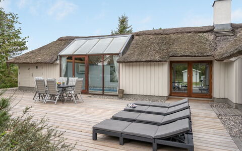 Waldar - 900M from the Sea: Blå, Busk, Sommerhus, Bunddække, Have, Estate, Skygge, Landscaping, Stuehus, Eco Hotel