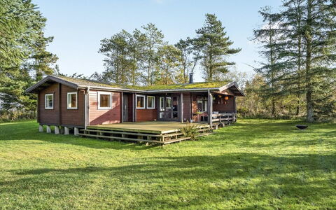 Artur - 1.5Km from the Sea: Blå, Busk, Sommerhus, Bunddække, Have, Estate, Skygge, Landscaping, Stuehus, Eco Hotel