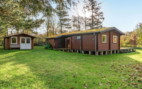 Artur - 1.5Km from the Sea: Blå, Busk, Sommerhus, Bunddække, Have, Estate, Skygge, Landscaping, Stuehus, Eco Hotel