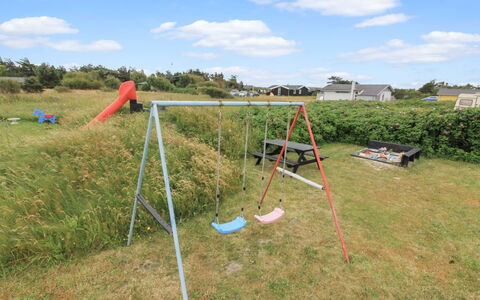 Adelbert - 400M from the Sea: Gulvbelægning, Væg, Etage, Indretning, Træ, Loft, Trægulve, Belysning, Møbel, Laminat Gulv