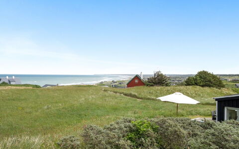 Mirjami - 95M from the Sea: Hjem, Boligområde, Hus, Sommerhus, Tag, Land Lot, Sidespor, Have, Estate, Lawn